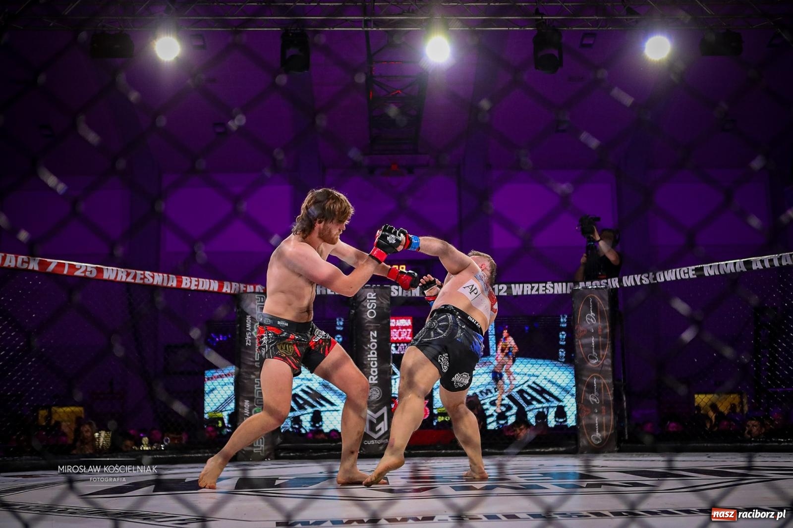 Zdjęcie w galerii na portalu naszraciborz.pl: Silesian MMA 26 i Walcz i Pomagaj 16 przyciągnęły tłumy. Rafako Arena wypełniła się do ostatniego miejsca wiadomości z regionu
