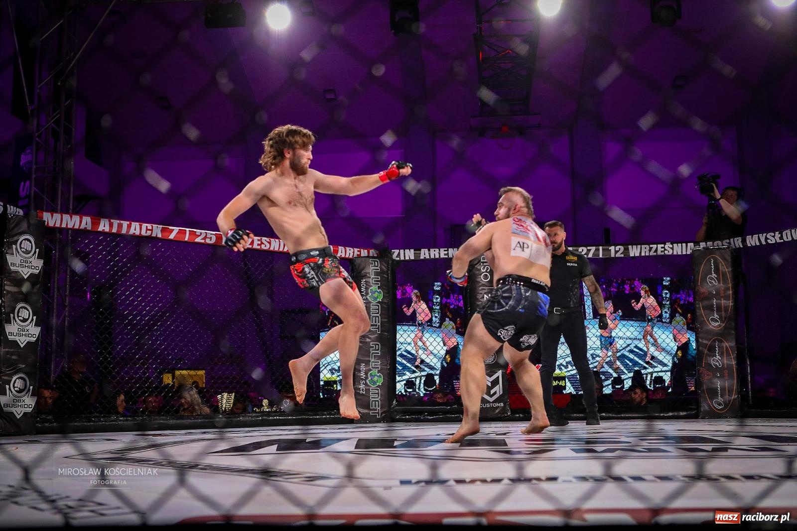 Zdjęcie w galerii na portalu naszraciborz.pl: Silesian MMA 26 i Walcz i Pomagaj 16 przyciągnęły tłumy. Rafako Arena wypełniła się do ostatniego miejsca wiadomości z regionu