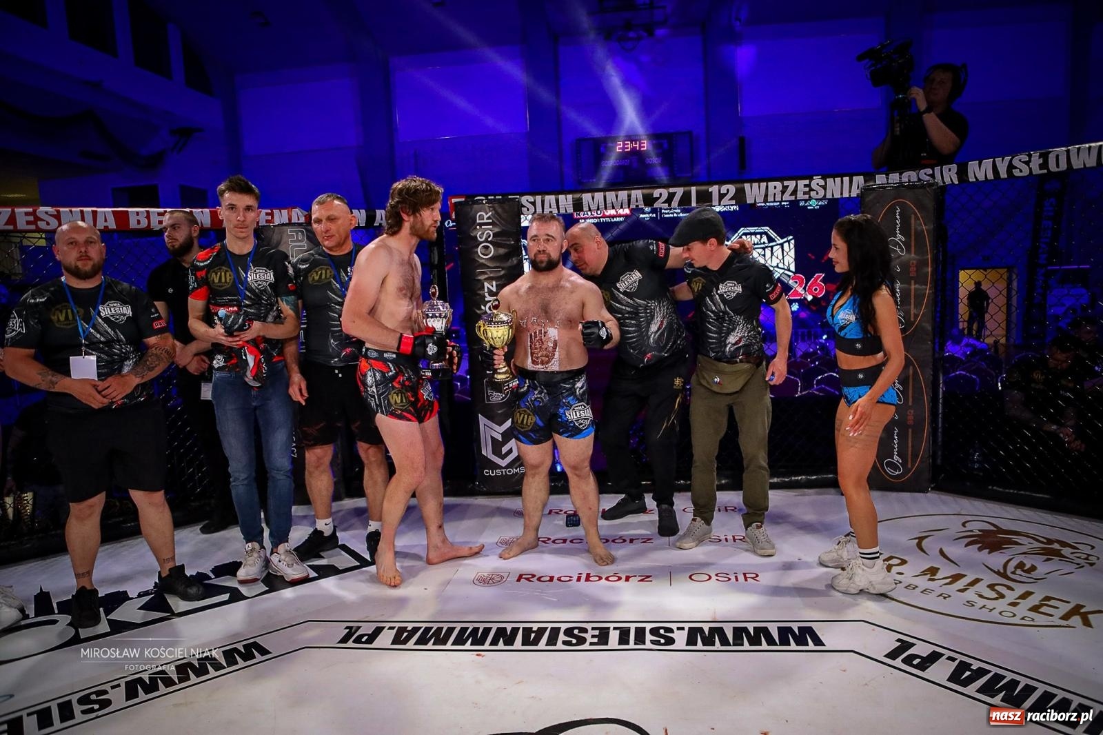 Zdjęcie w galerii na portalu naszraciborz.pl: Silesian MMA 26 i Walcz i Pomagaj 16 przyciągnęły tłumy. Rafako Arena wypełniła się do ostatniego miejsca wiadomości z regionu