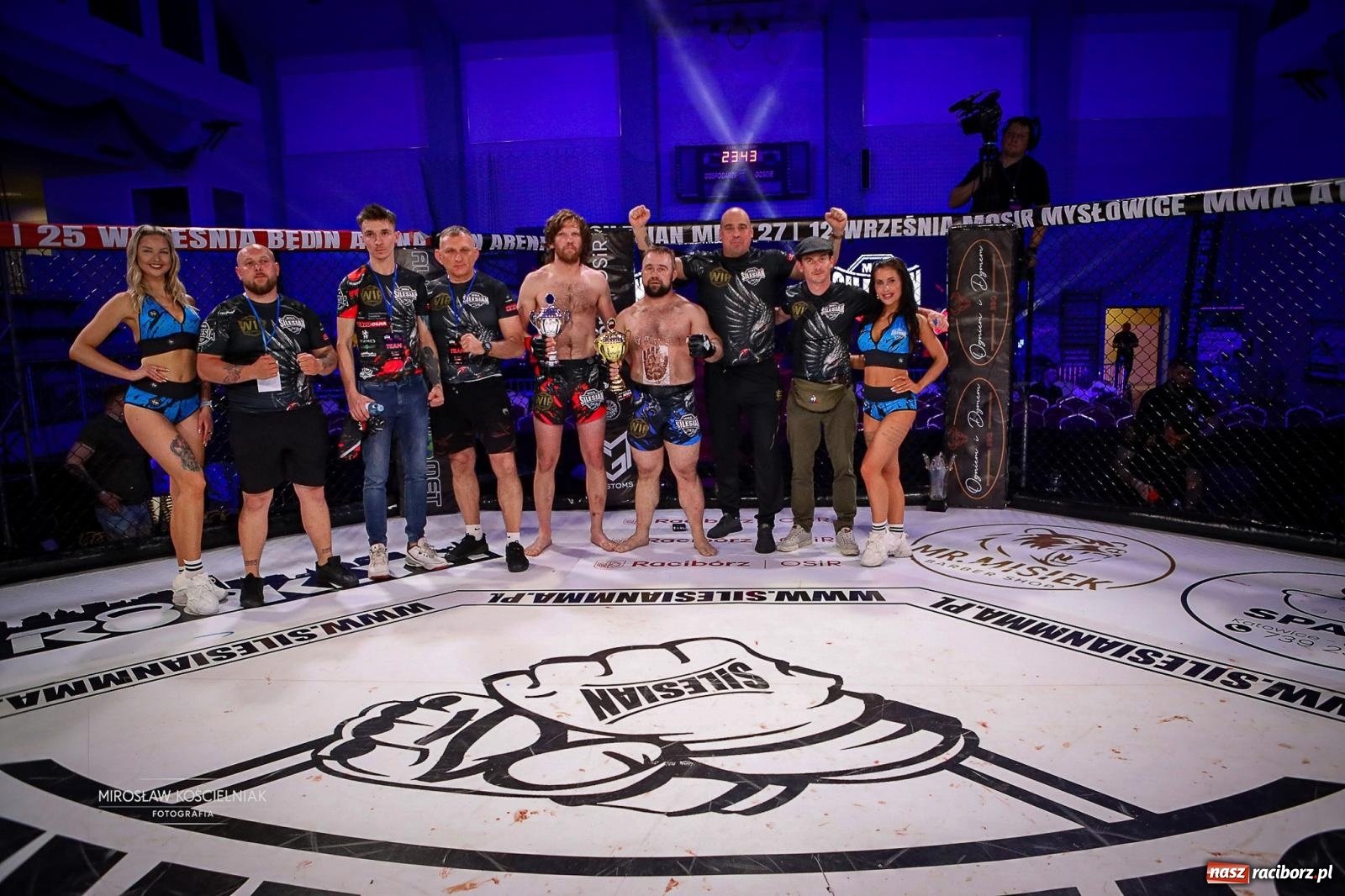 Zdjęcie w galerii na portalu naszraciborz.pl: Silesian MMA 26 i Walcz i Pomagaj 16 przyciągnęły tłumy. Rafako Arena wypełniła się do ostatniego miejsca wiadomości z regionu