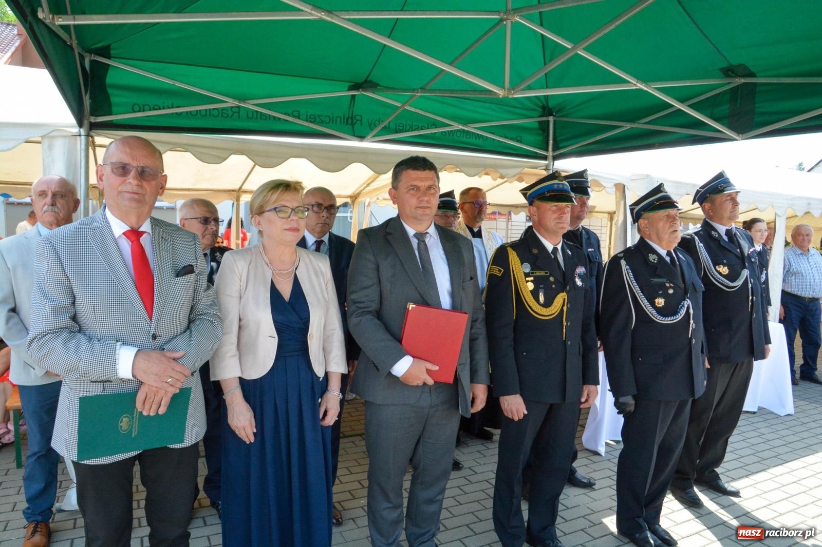 Zdjęcie w galerii na portalu naszraciborz.pl: Nowy wóz dla OSP Rudnik poświęcony i przekazany. Uroczystość połączono z obchodami Dnia Strażaka wiadomości z regionu