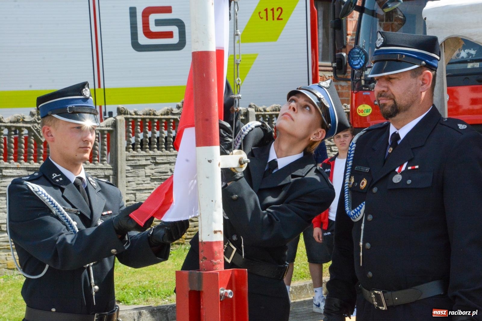 Zdjęcie w galerii na portalu naszraciborz.pl: Nowy wóz dla OSP Rudnik poświęcony i przekazany. Uroczystość połączono z obchodami Dnia Strażaka wiadomości z regionu