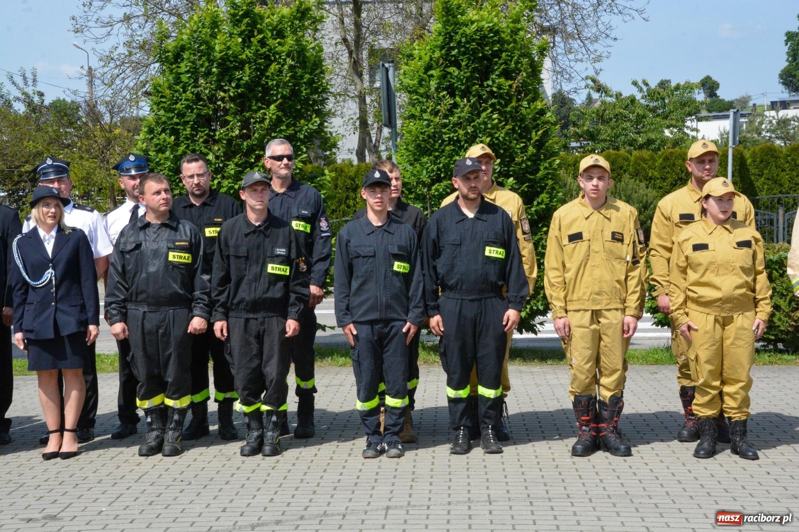 Zdjęcie w galerii na portalu naszraciborz.pl: Nowy wóz dla OSP Rudnik poświęcony i przekazany. Uroczystość połączono z obchodami Dnia Strażaka wiadomości z regionu