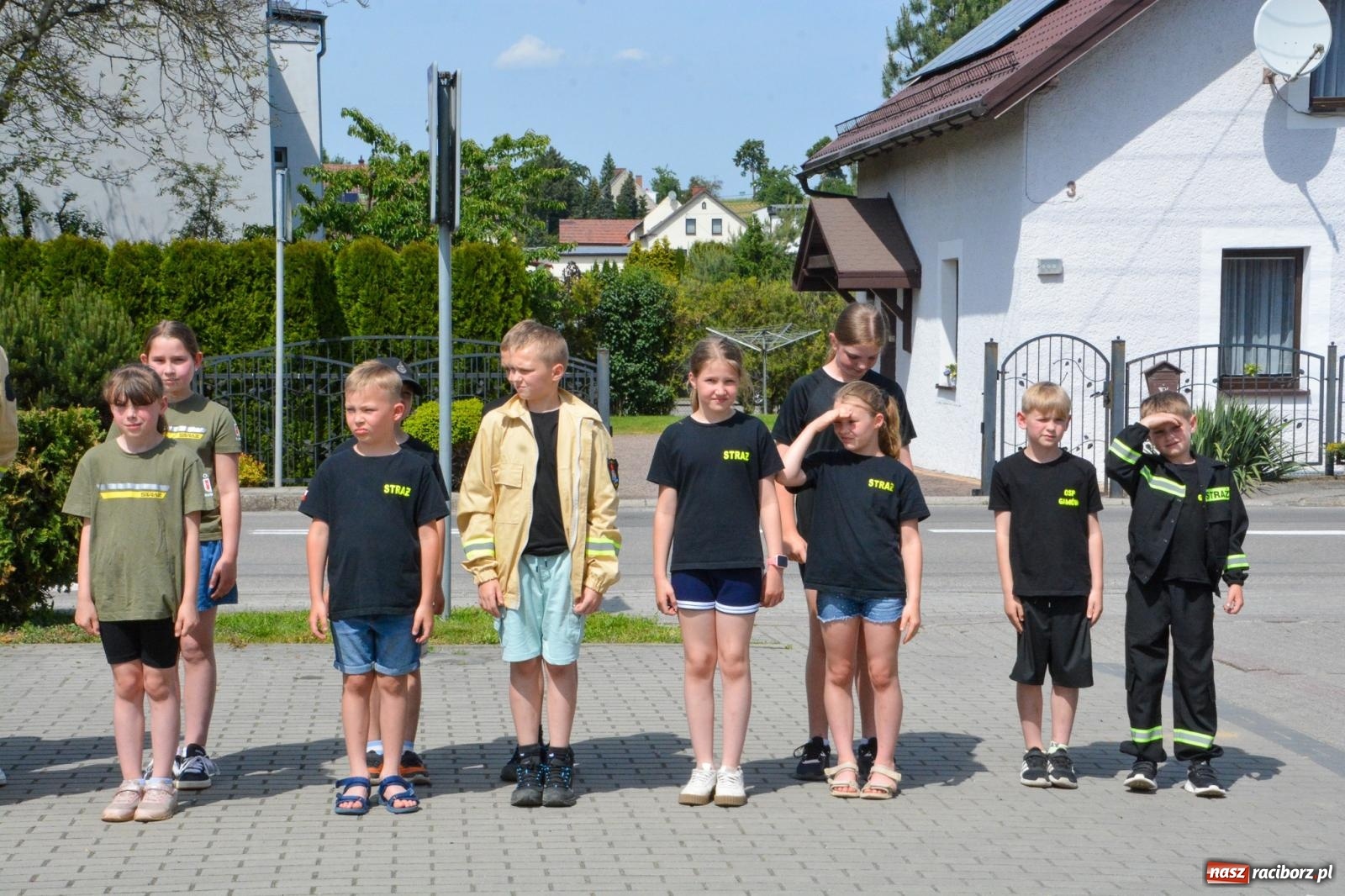 Zdjęcie w galerii na portalu naszraciborz.pl: Nowy wóz dla OSP Rudnik poświęcony i przekazany. Uroczystość połączono z obchodami Dnia Strażaka wiadomości z regionu