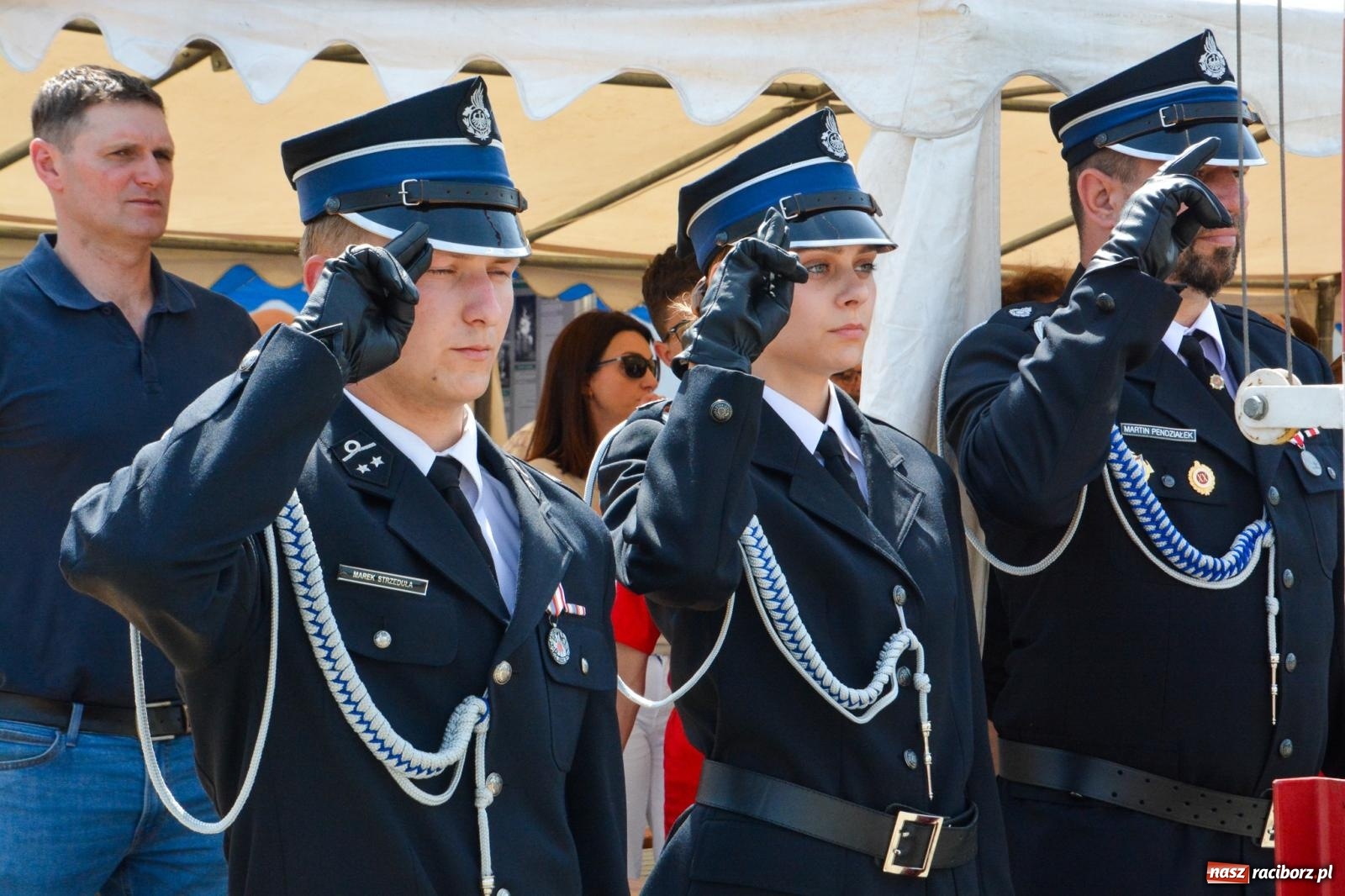 Zdjęcie w galerii na portalu naszraciborz.pl: Nowy wóz dla OSP Rudnik poświęcony i przekazany. Uroczystość połączono z obchodami Dnia Strażaka wiadomości z regionu