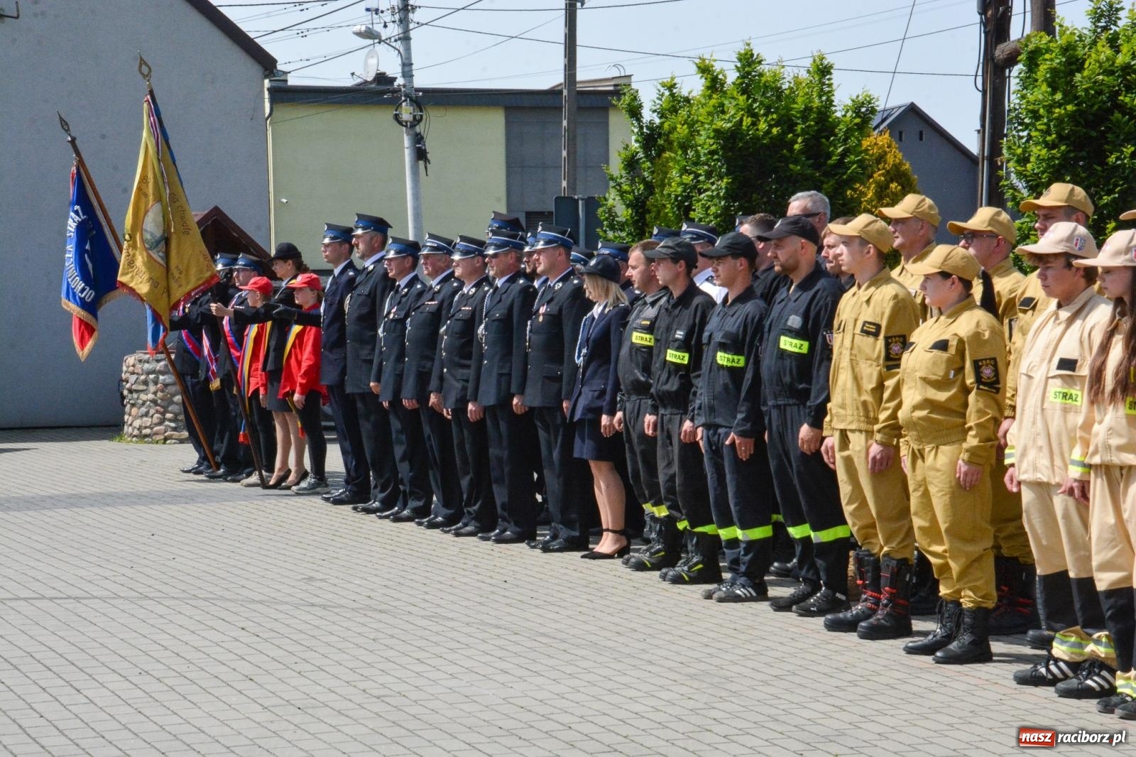 Zdjęcie w galerii na portalu naszraciborz.pl: Nowy wóz dla OSP Rudnik poświęcony i przekazany. Uroczystość połączono z obchodami Dnia Strażaka wiadomości z regionu