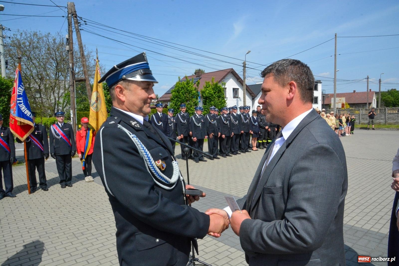 Zdjęcie w galerii na portalu naszraciborz.pl: Nowy wóz dla OSP Rudnik poświęcony i przekazany. Uroczystość połączono z obchodami Dnia Strażaka wiadomości z regionu