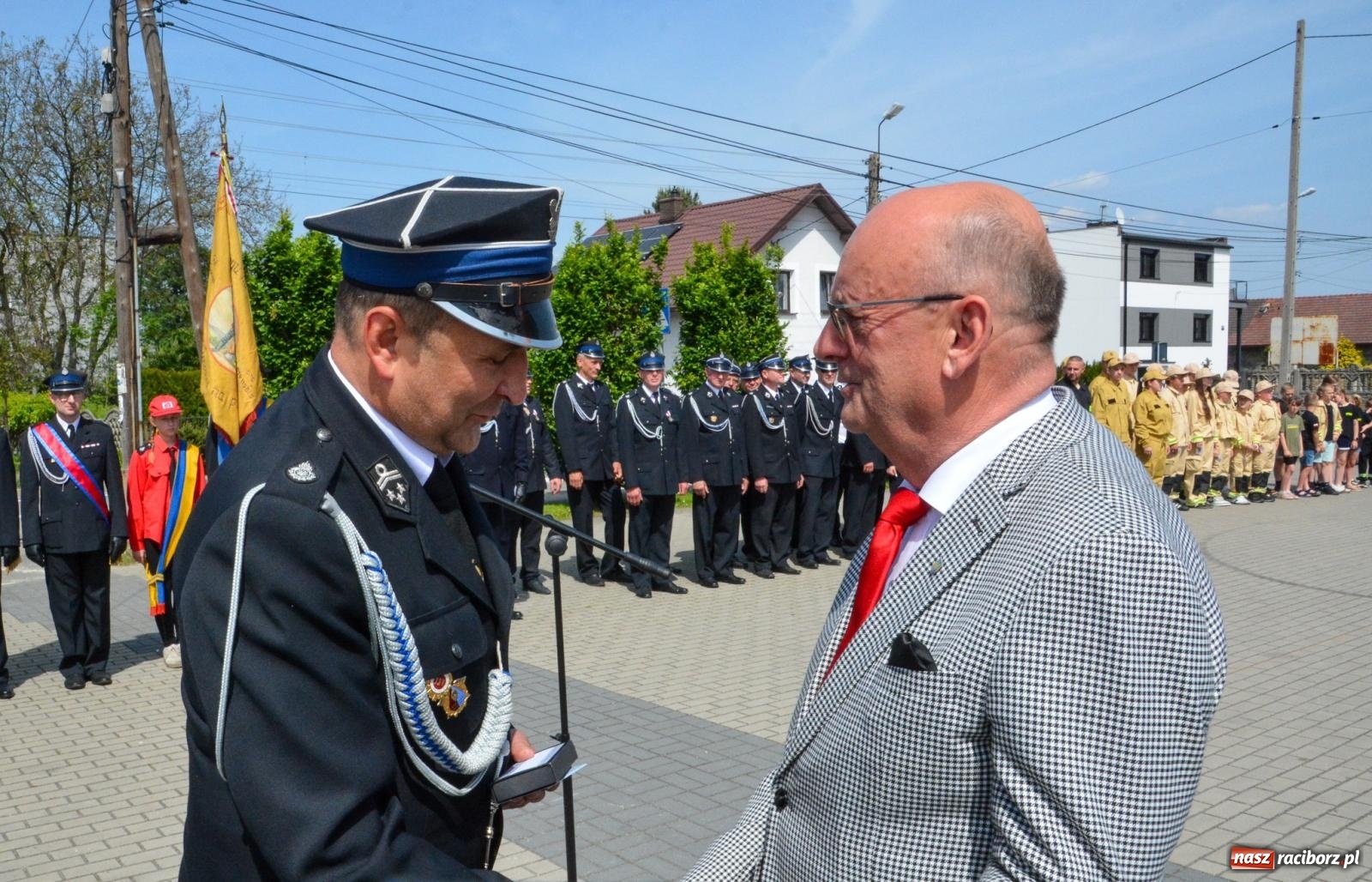 Zdjęcie w galerii na portalu naszraciborz.pl: Nowy wóz dla OSP Rudnik poświęcony i przekazany. Uroczystość połączono z obchodami Dnia Strażaka wiadomości z regionu