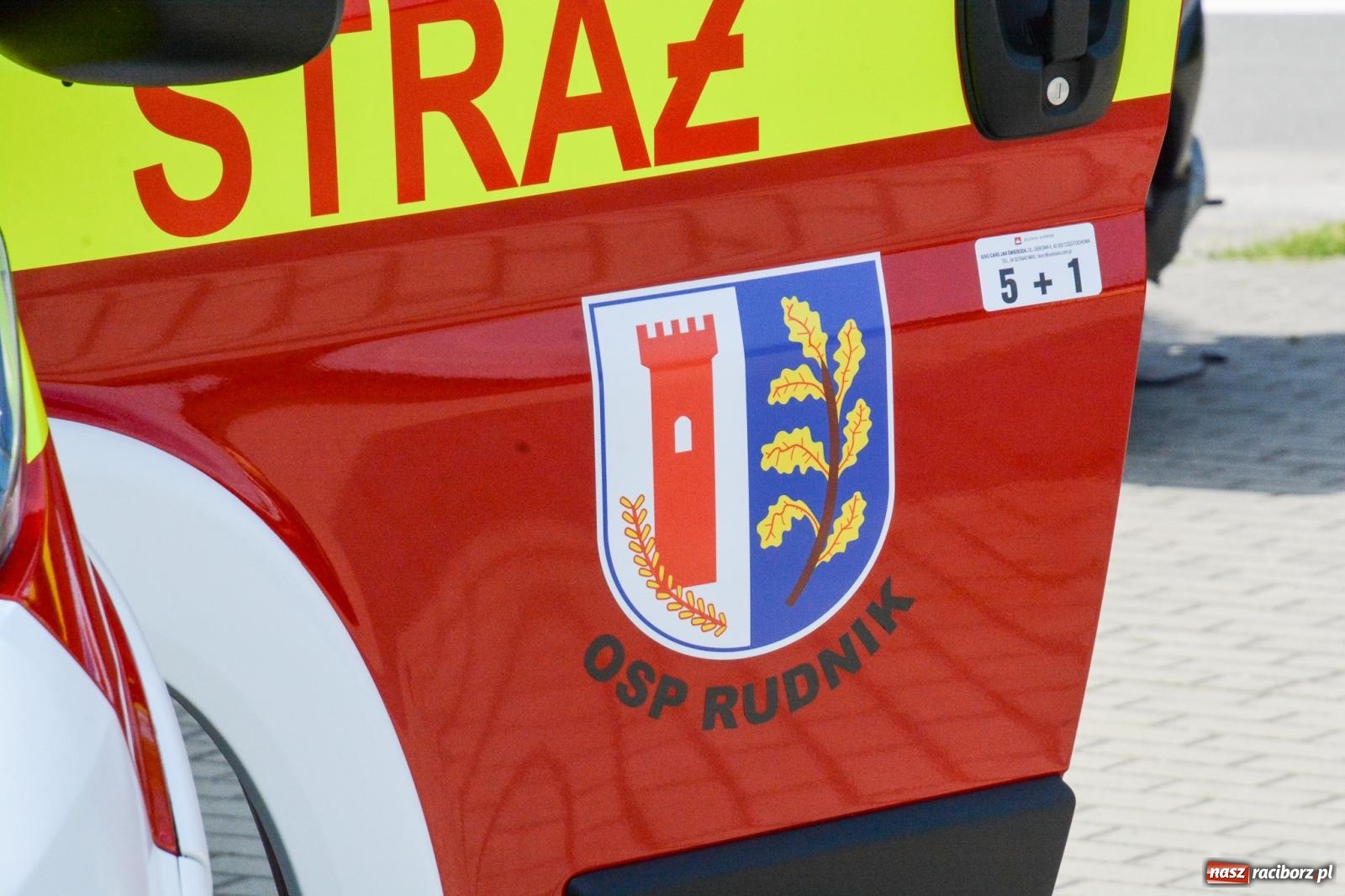 Zdjęcie w galerii na portalu naszraciborz.pl: Nowy wóz dla OSP Rudnik poświęcony i przekazany. Uroczystość połączono z obchodami Dnia Strażaka wiadomości z regionu