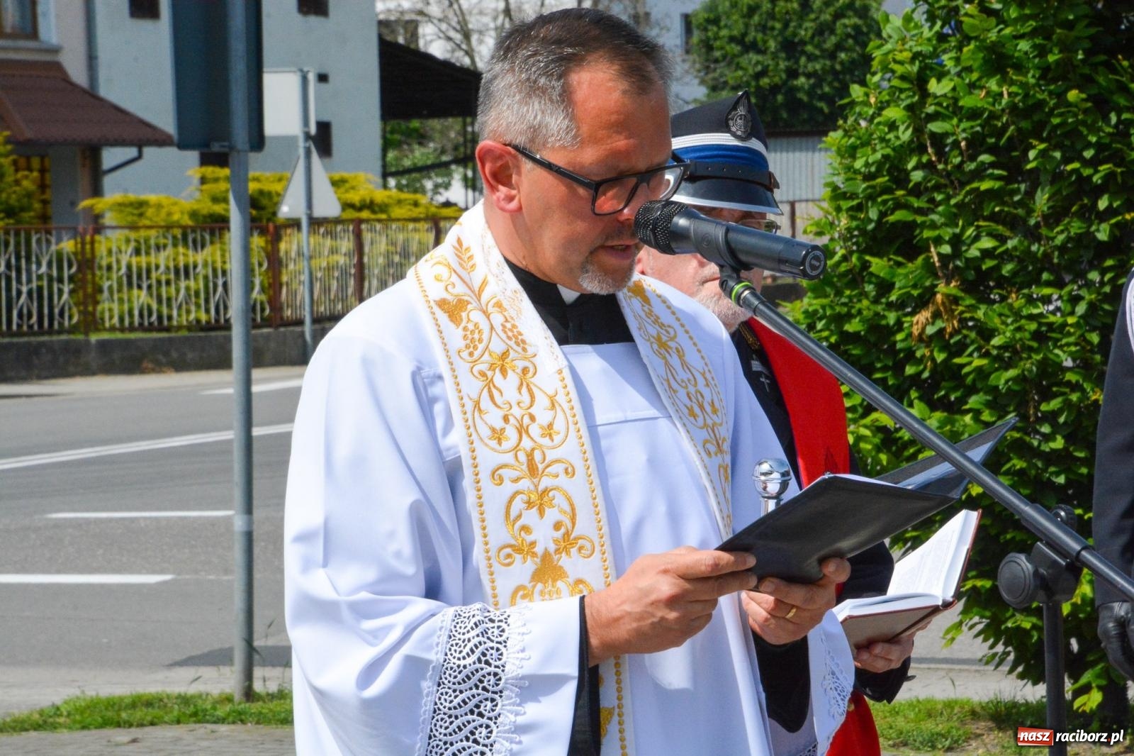 Zdjęcie w galerii na portalu naszraciborz.pl: Nowy wóz dla OSP Rudnik poświęcony i przekazany. Uroczystość połączono z obchodami Dnia Strażaka wiadomości z regionu
