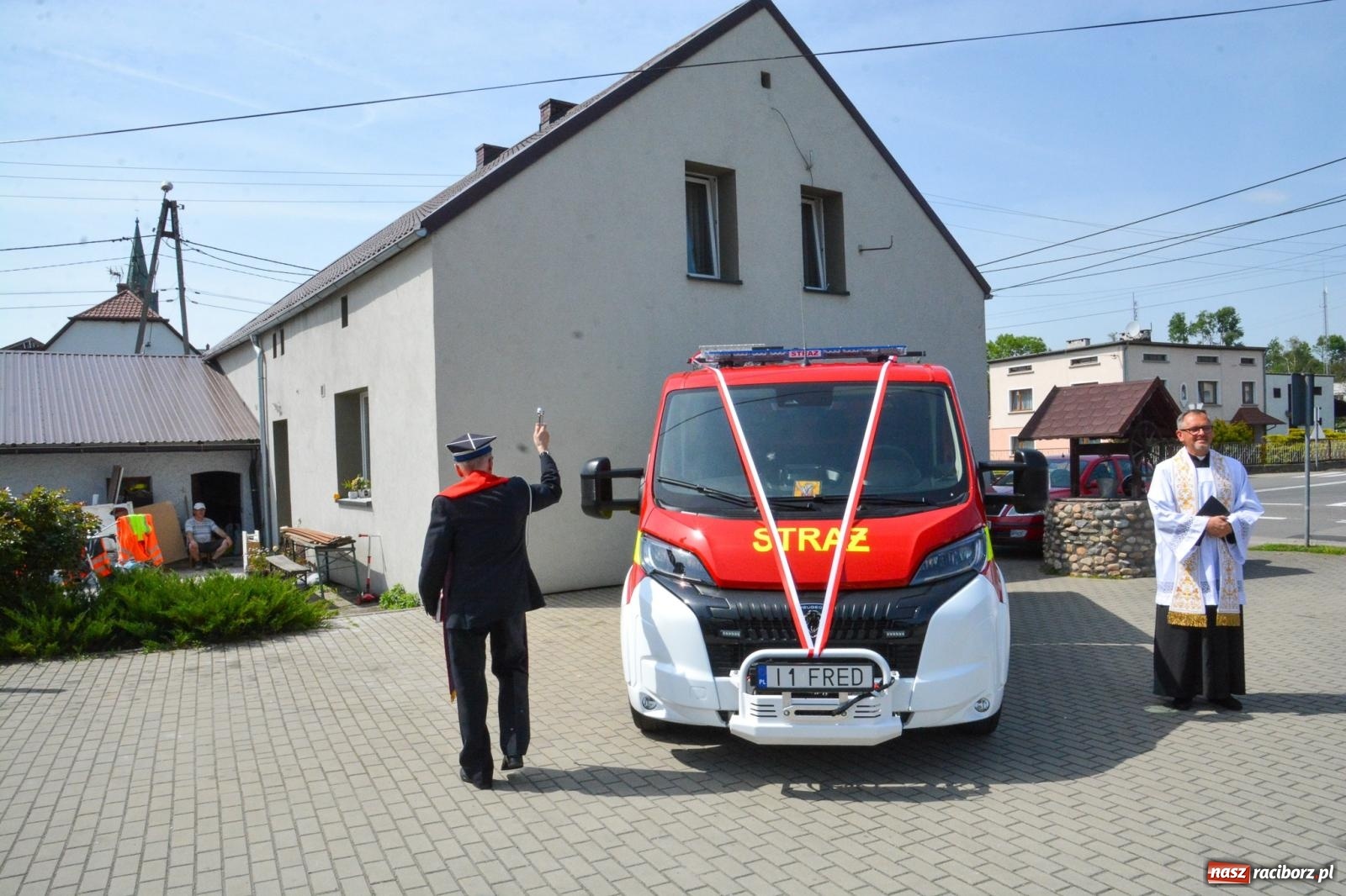 Zdjęcie w galerii na portalu naszraciborz.pl: Nowy wóz dla OSP Rudnik poświęcony i przekazany. Uroczystość połączono z obchodami Dnia Strażaka wiadomości z regionu