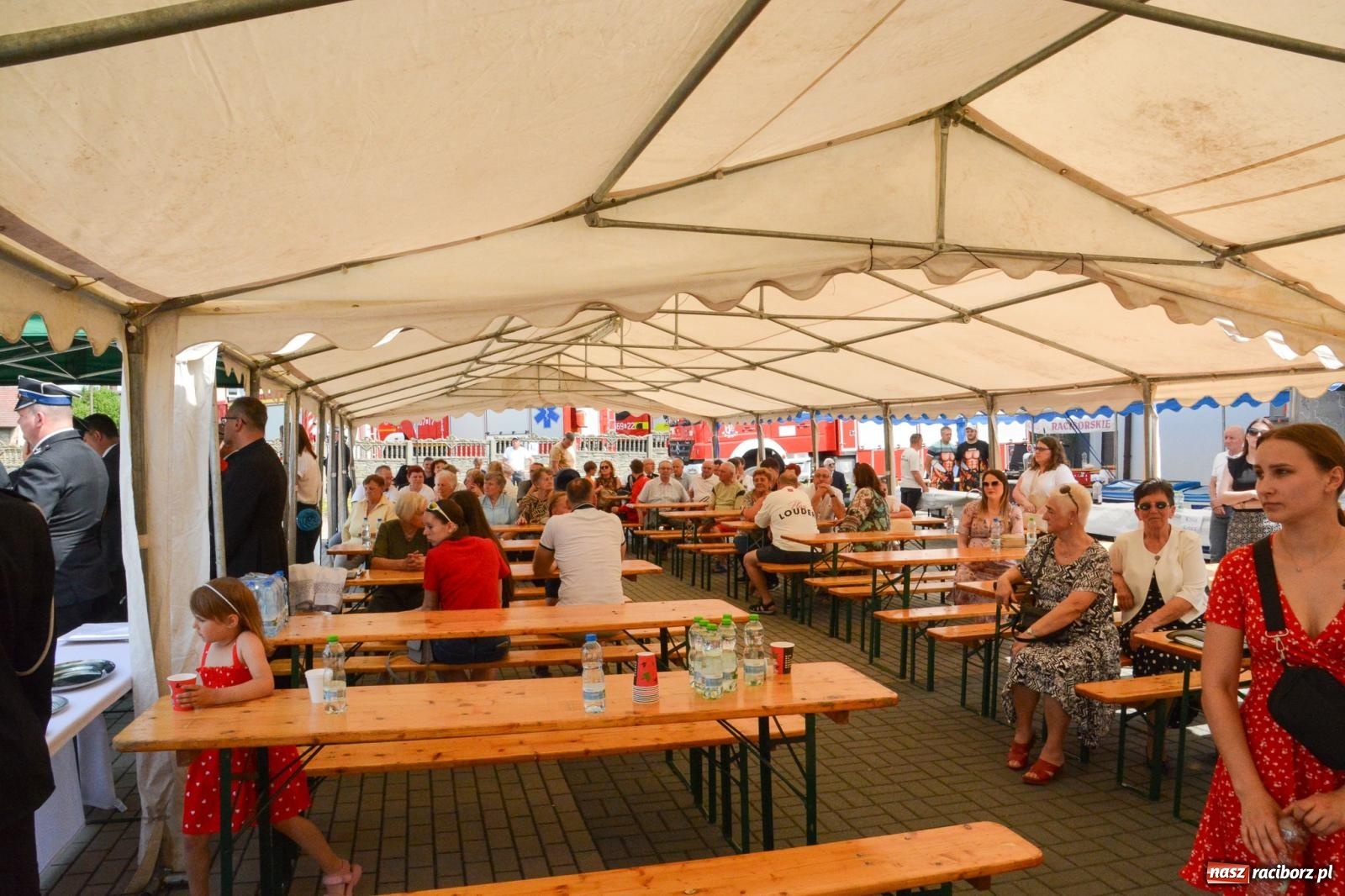 Zdjęcie w galerii na portalu naszraciborz.pl: Nowy wóz dla OSP Rudnik poświęcony i przekazany. Uroczystość połączono z obchodami Dnia Strażaka wiadomości z regionu