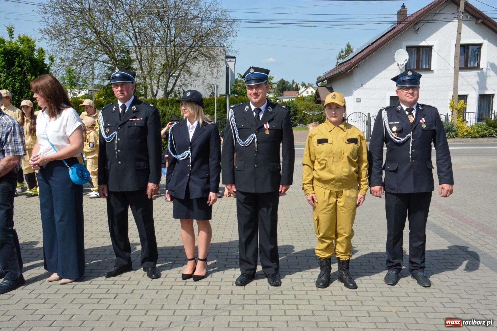Zdjęcie w galerii na portalu naszraciborz.pl: Nowy wóz dla OSP Rudnik poświęcony i przekazany. Uroczystość połączono z obchodami Dnia Strażaka wiadomości z regionu