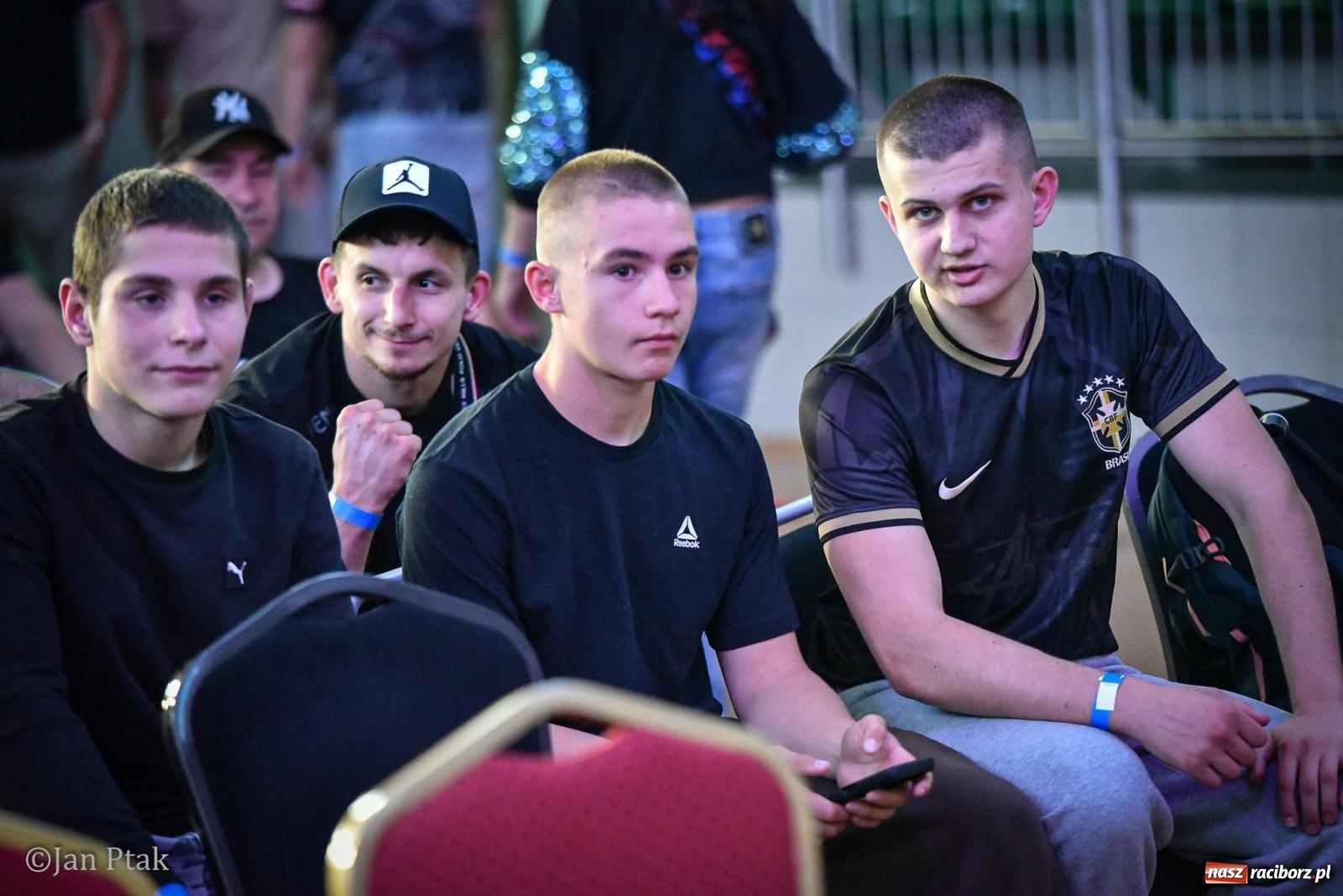 Zdjęcie w galerii na portalu naszraciborz.pl: Silesian MMA 26 i Walcz i Pomagaj 16 na BIS! Komplet publiczności i powrót dużej gali MMA do Raciborza wiadomości z regionu
