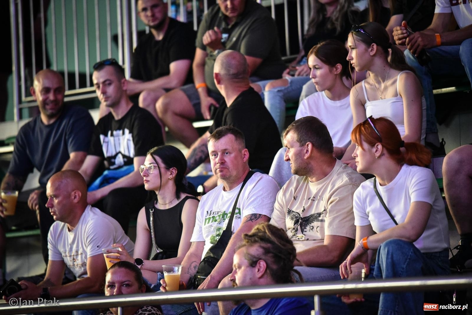Zdjęcie w galerii na portalu naszraciborz.pl: Silesian MMA 26 i Walcz i Pomagaj 16 na BIS! Komplet publiczności i powrót dużej gali MMA do Raciborza wiadomości z regionu