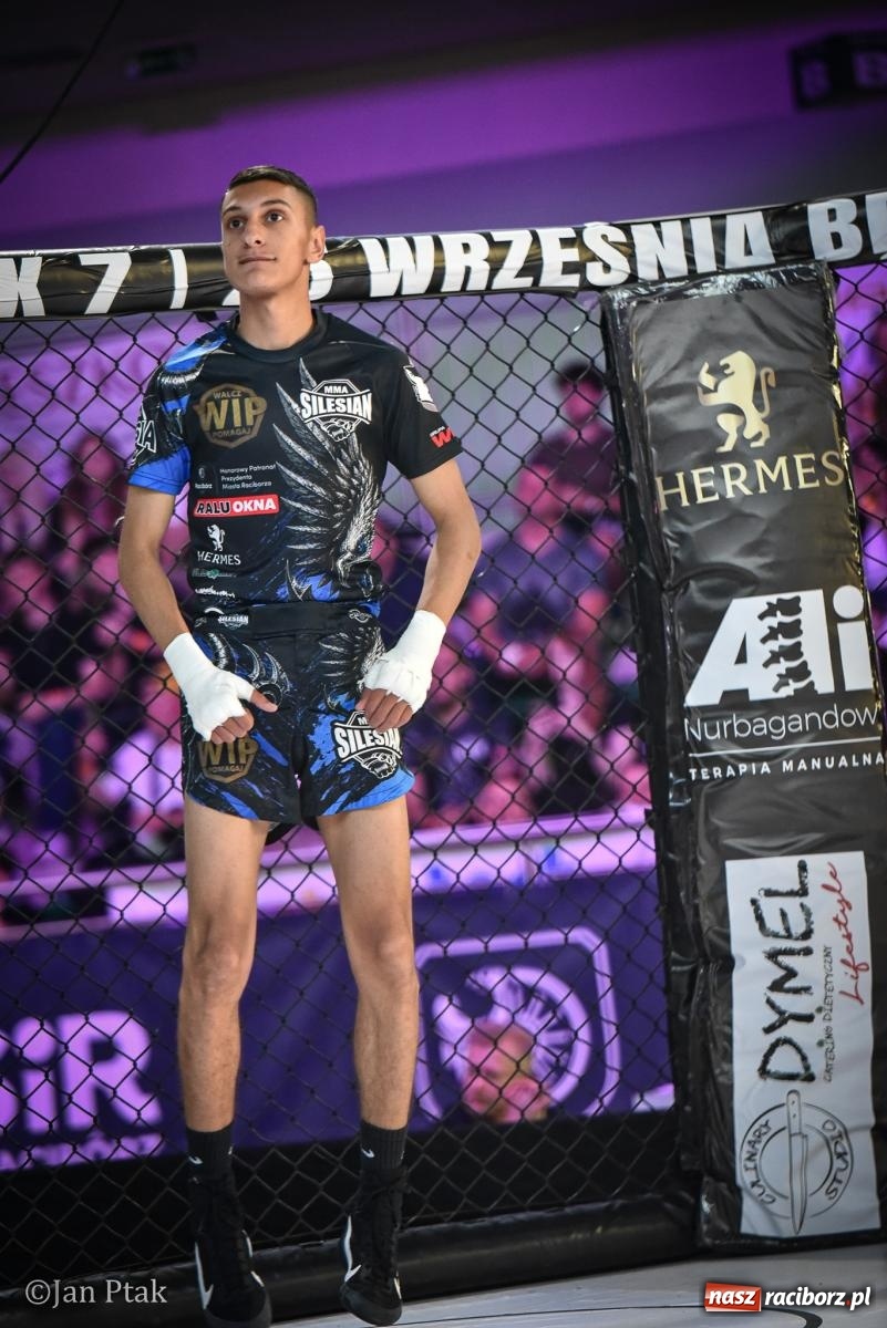 Zdjęcie w galerii na portalu naszraciborz.pl: Silesian MMA 26 i Walcz i Pomagaj 16 na BIS! Komplet publiczności i powrót dużej gali MMA do Raciborza wiadomości z regionu