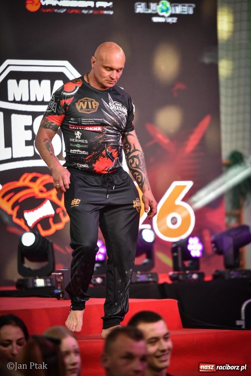 Zdjęcie w galerii na portalu naszraciborz.pl: Silesian MMA 26 i Walcz i Pomagaj 16 na BIS! Komplet publiczności i powrót dużej gali MMA do Raciborza wiadomości z regionu