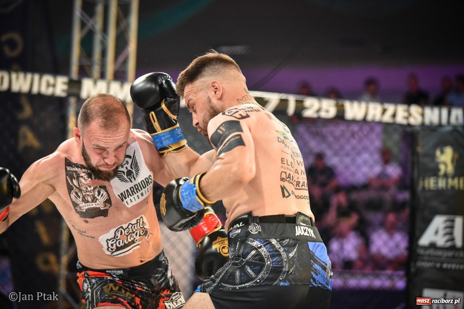 Zdjęcie w galerii na portalu naszraciborz.pl: Silesian MMA 26 i Walcz i Pomagaj 16 na BIS! Komplet publiczności i powrót dużej gali MMA do Raciborza wiadomości z regionu