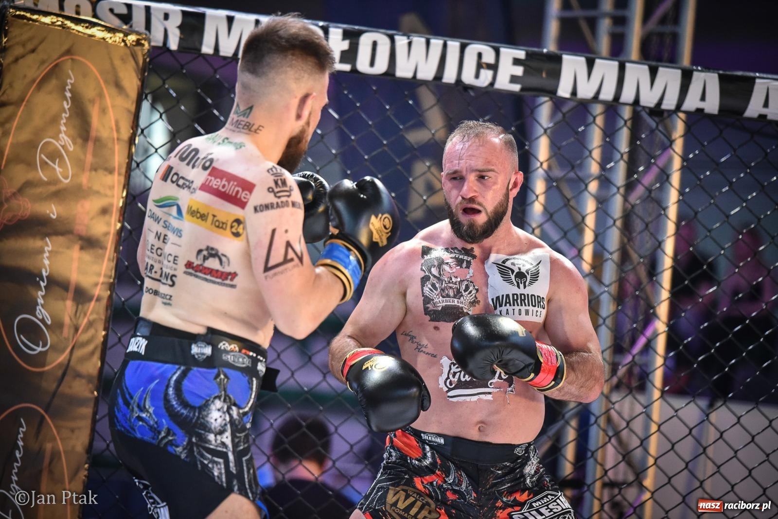 Zdjęcie w galerii na portalu naszraciborz.pl: Silesian MMA 26 i Walcz i Pomagaj 16 na BIS! Komplet publiczności i powrót dużej gali MMA do Raciborza wiadomości z regionu