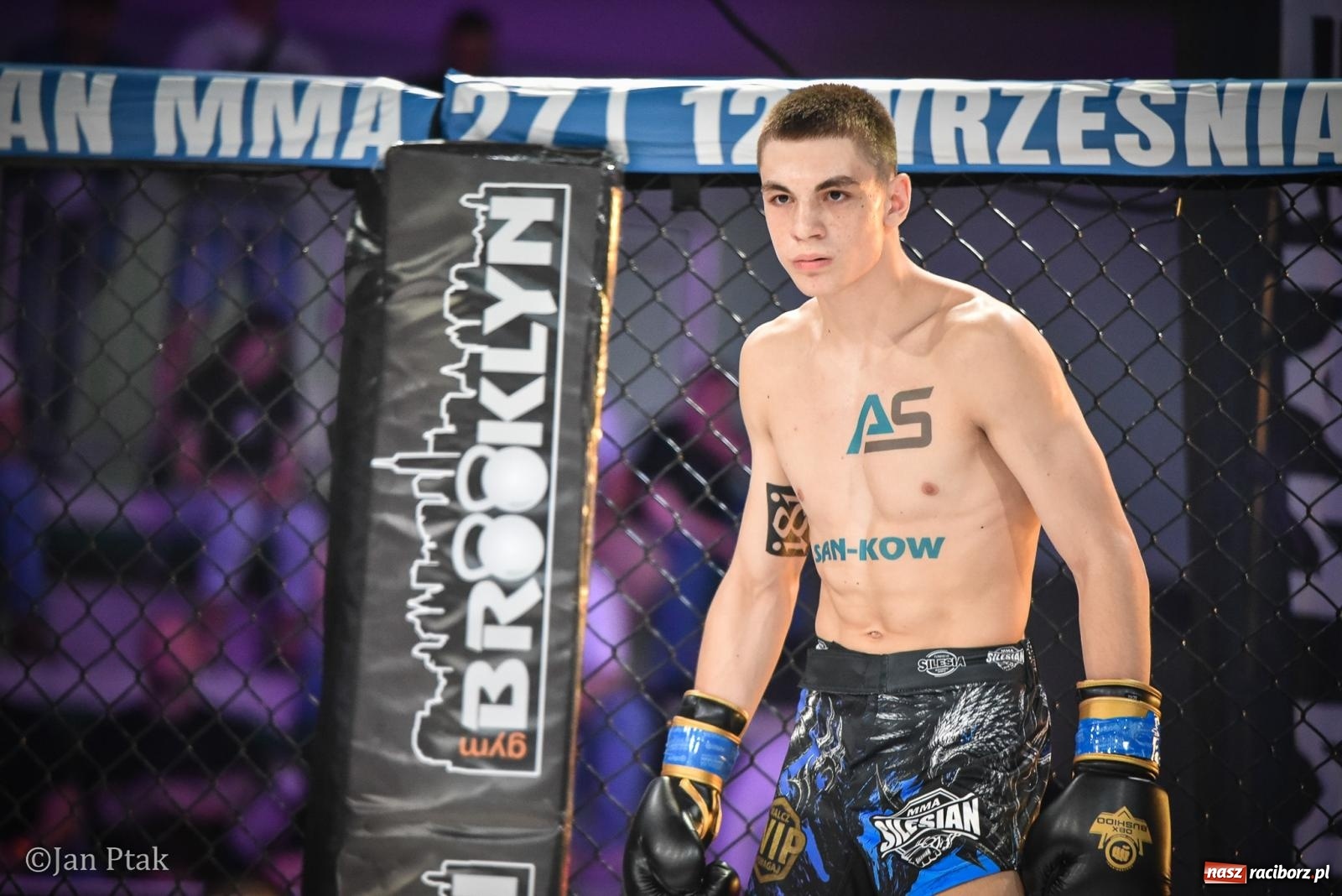 Zdjęcie w galerii na portalu naszraciborz.pl: Silesian MMA 26 i Walcz i Pomagaj 16 na BIS! Komplet publiczności i powrót dużej gali MMA do Raciborza wiadomości z regionu