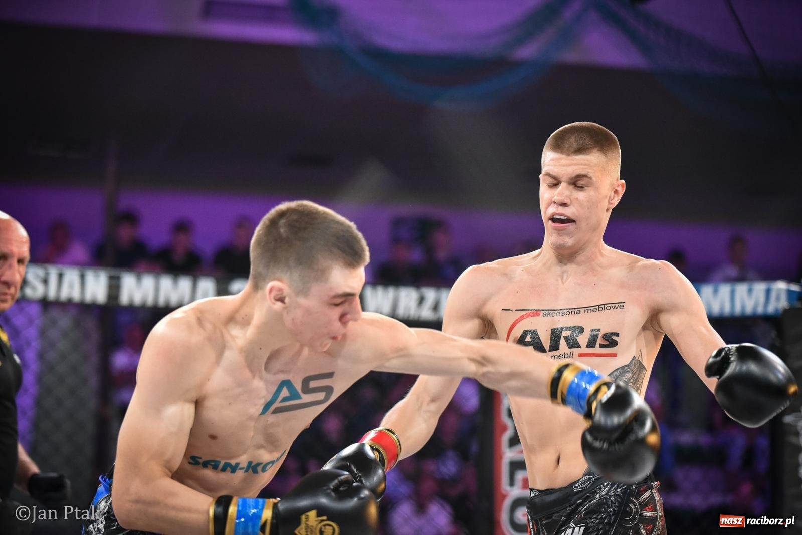 Zdjęcie w galerii na portalu naszraciborz.pl: Silesian MMA 26 i Walcz i Pomagaj 16 na BIS! Komplet publiczności i powrót dużej gali MMA do Raciborza wiadomości z regionu