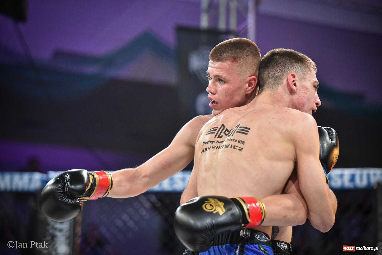Zdjęcie w galerii na portalu naszraciborz.pl: Silesian MMA 26 i Walcz i Pomagaj 16 na BIS! Komplet publiczności i powrót dużej gali MMA do Raciborza wiadomości z regionu
