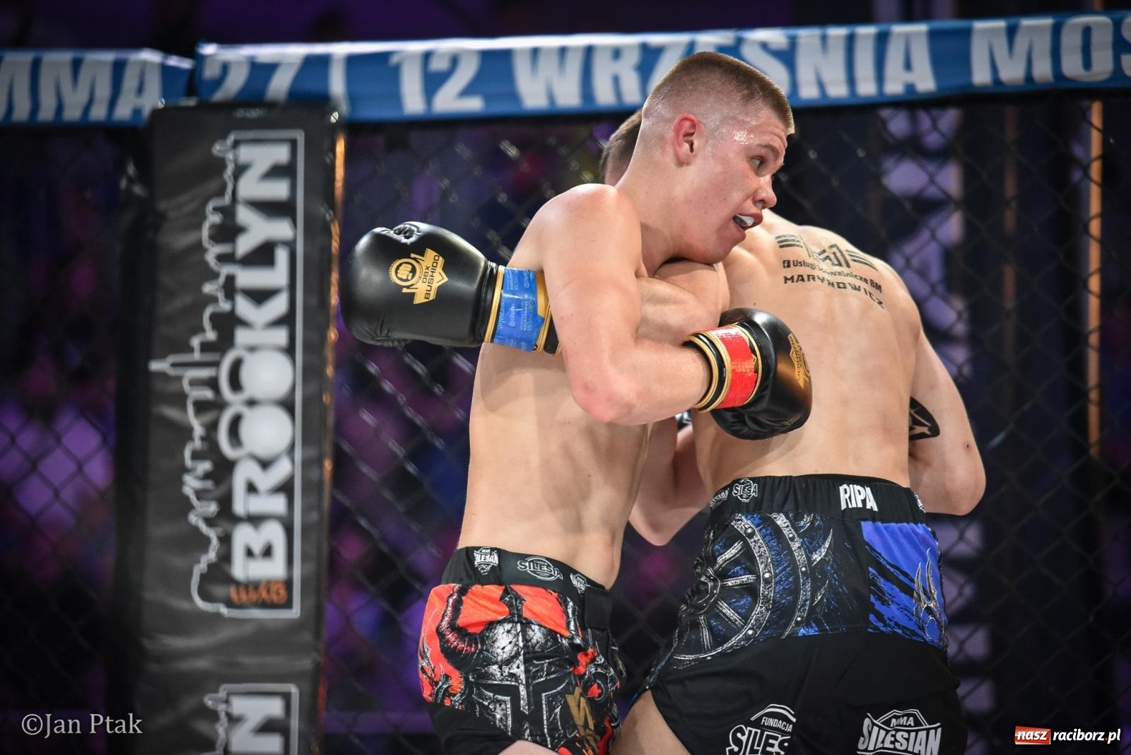 Zdjęcie w galerii na portalu naszraciborz.pl: Silesian MMA 26 i Walcz i Pomagaj 16 na BIS! Komplet publiczności i powrót dużej gali MMA do Raciborza wiadomości z regionu