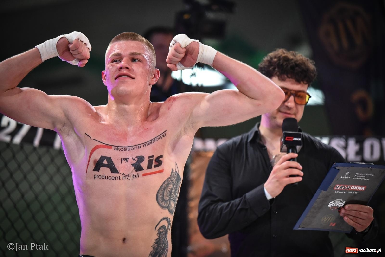 Zdjęcie w galerii na portalu naszraciborz.pl: Silesian MMA 26 i Walcz i Pomagaj 16 na BIS! Komplet publiczności i powrót dużej gali MMA do Raciborza wiadomości z regionu