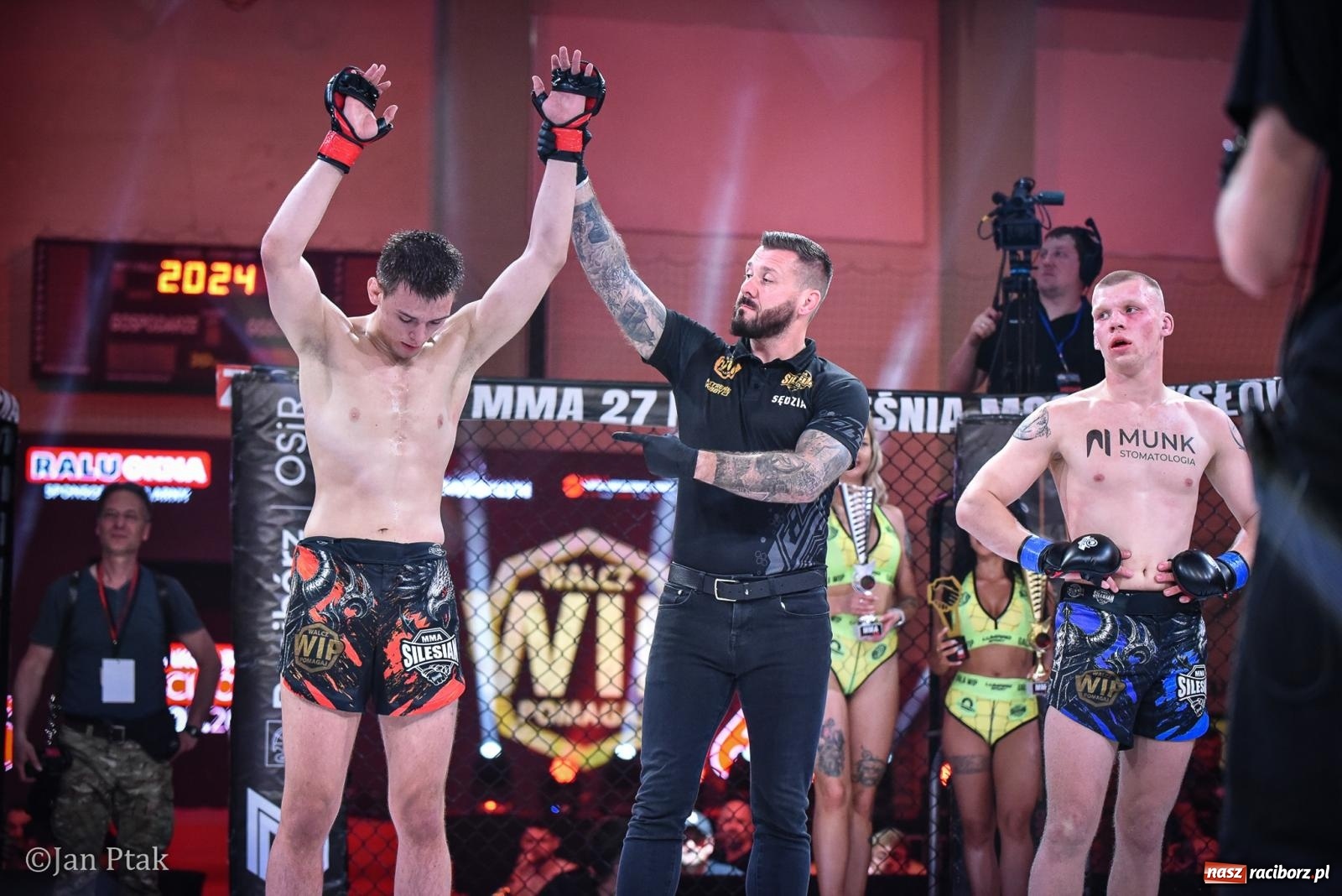 Zdjęcie w galerii na portalu naszraciborz.pl: Silesian MMA 26 i Walcz i Pomagaj 16 na BIS! Komplet publiczności i powrót dużej gali MMA do Raciborza wiadomości z regionu