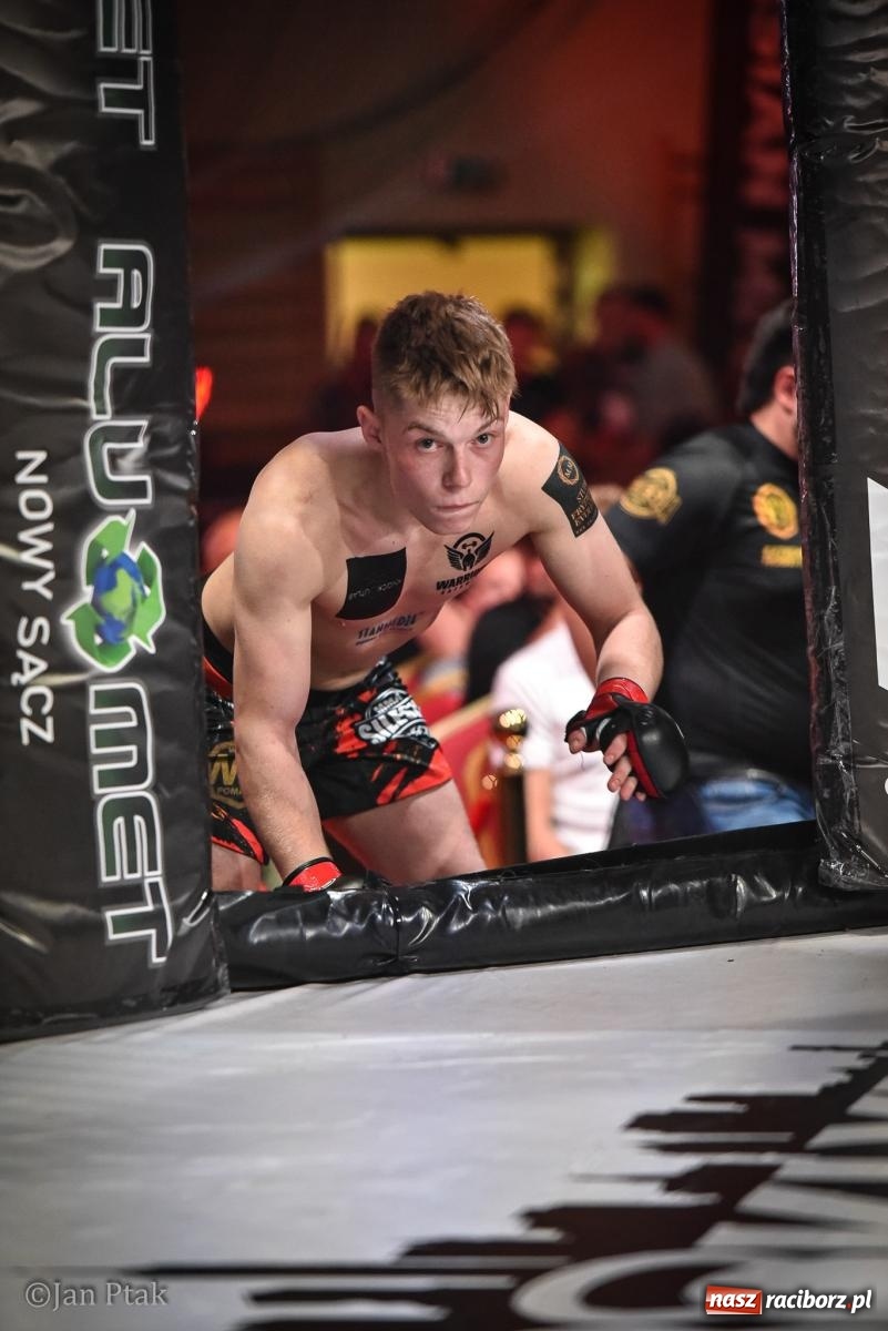 Zdjęcie w galerii na portalu naszraciborz.pl: Silesian MMA 26 i Walcz i Pomagaj 16 na BIS! Komplet publiczności i powrót dużej gali MMA do Raciborza wiadomości z regionu
