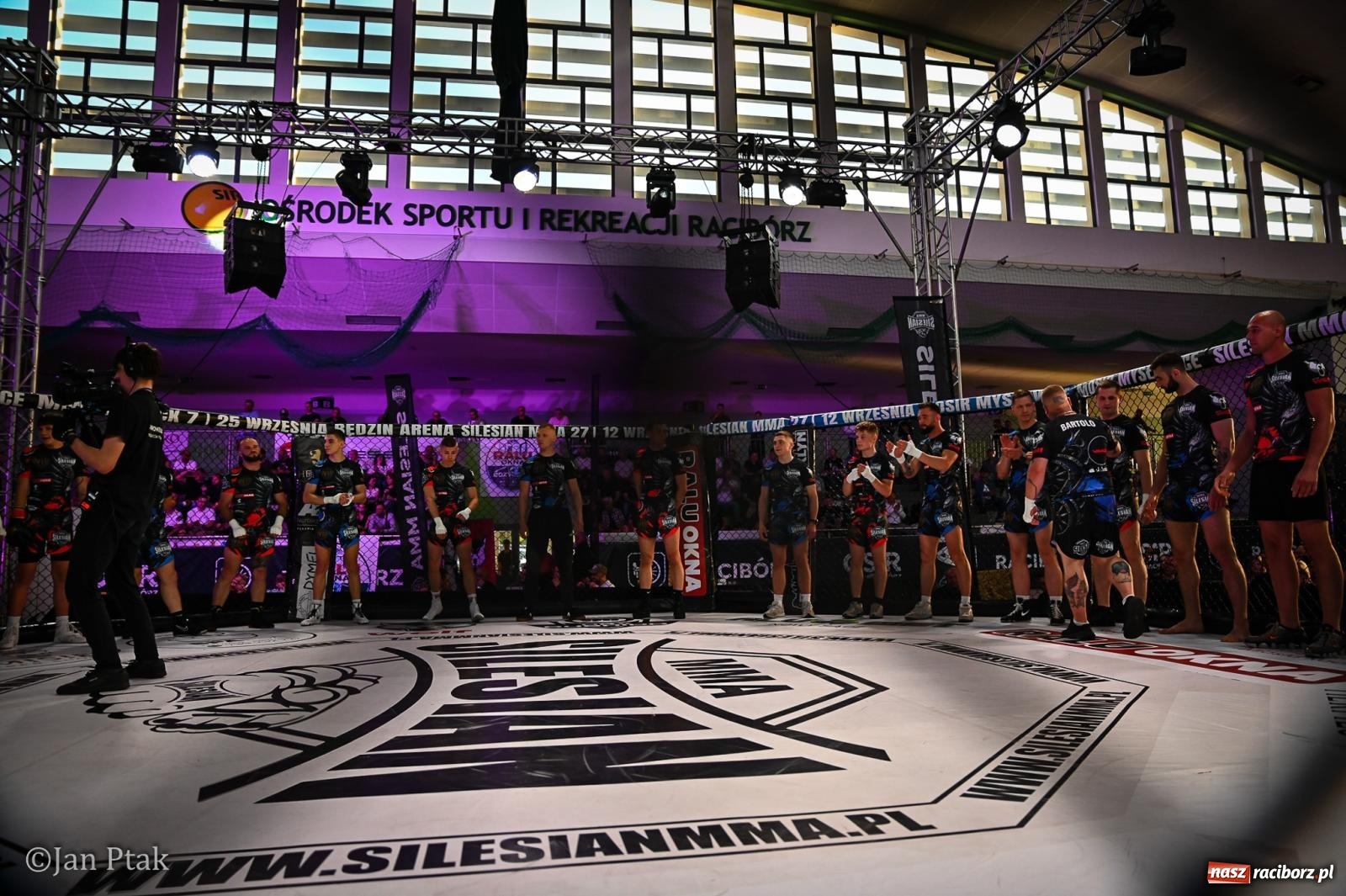 Zdjęcie w galerii na portalu naszraciborz.pl: Silesian MMA 26 i Walcz i Pomagaj 16 na BIS! Komplet publiczności i powrót dużej gali MMA do Raciborza wiadomości z regionu