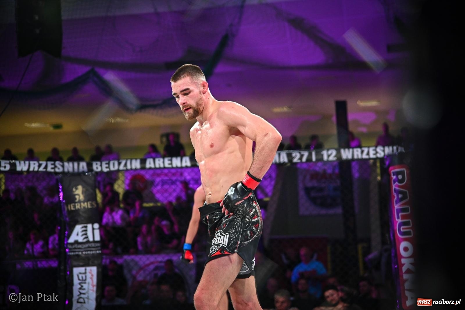 Zdjęcie w galerii na portalu naszraciborz.pl: Silesian MMA 26 i Walcz i Pomagaj 16 na BIS! Komplet publiczności i powrót dużej gali MMA do Raciborza wiadomości z regionu