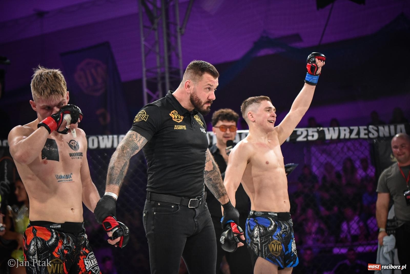 Zdjęcie w galerii na portalu naszraciborz.pl: Silesian MMA 26 i Walcz i Pomagaj 16 na BIS! Komplet publiczności i powrót dużej gali MMA do Raciborza wiadomości z regionu