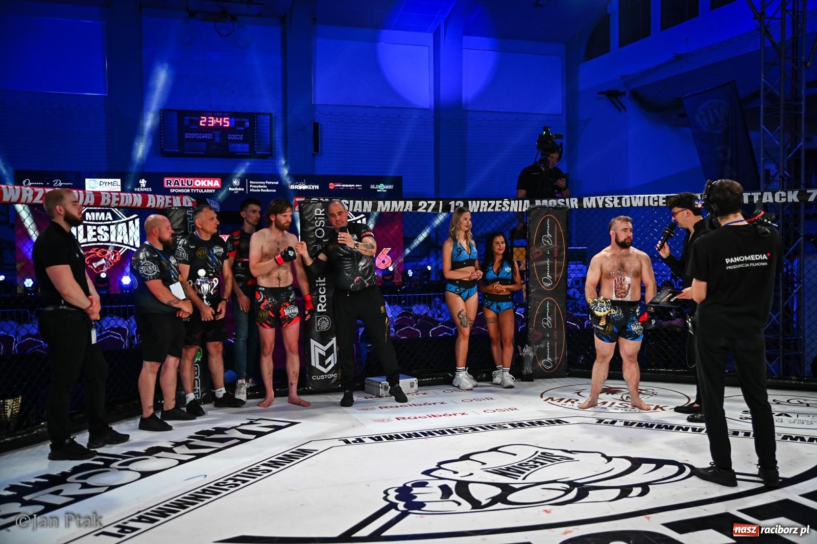 Zdjęcie w galerii na portalu naszraciborz.pl: Silesian MMA 26 i Walcz i Pomagaj 16 na BIS! Komplet publiczności i powrót dużej gali MMA do Raciborza wiadomości z regionu