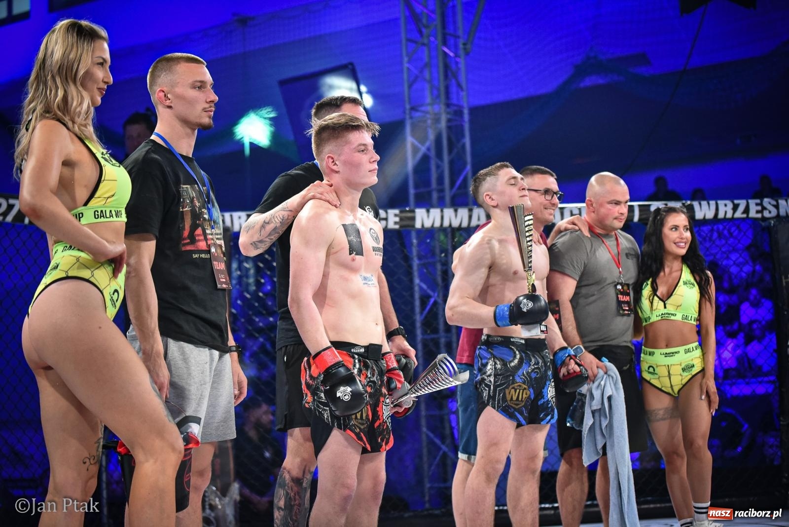 Zdjęcie w galerii na portalu naszraciborz.pl: Silesian MMA 26 i Walcz i Pomagaj 16 na BIS! Komplet publiczności i powrót dużej gali MMA do Raciborza wiadomości z regionu