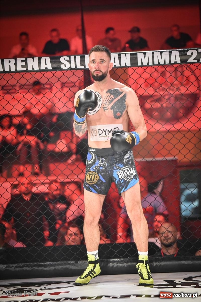 Zdjęcie w galerii na portalu naszraciborz.pl: Silesian MMA 26 i Walcz i Pomagaj 16 na BIS! Komplet publiczności i powrót dużej gali MMA do Raciborza wiadomości z regionu