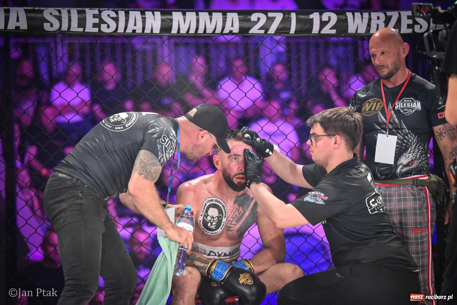 Zdjęcie w galerii na portalu naszraciborz.pl: Silesian MMA 26 i Walcz i Pomagaj 16 na BIS! Komplet publiczności i powrót dużej gali MMA do Raciborza wiadomości z regionu