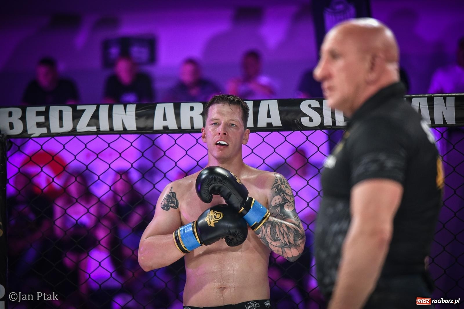 Zdjęcie w galerii na portalu naszraciborz.pl: Silesian MMA 26 i Walcz i Pomagaj 16 na BIS! Komplet publiczności i powrót dużej gali MMA do Raciborza wiadomości z regionu