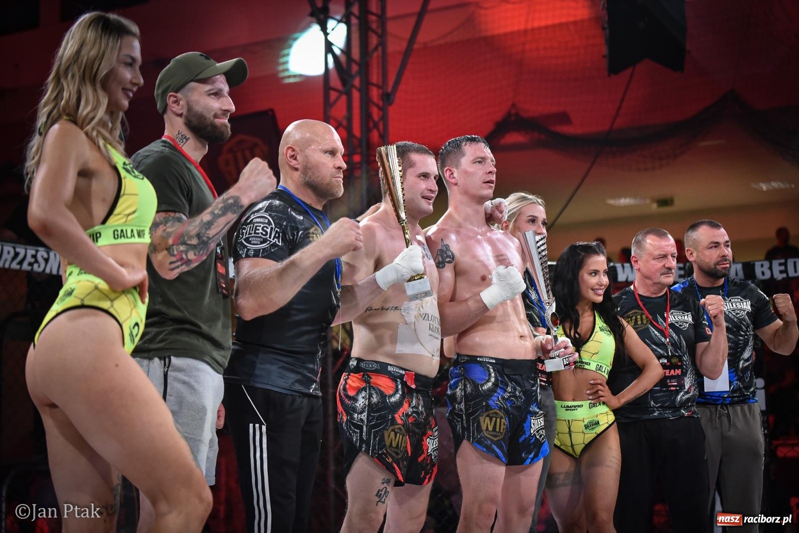 Zdjęcie w galerii na portalu naszraciborz.pl: Silesian MMA 26 i Walcz i Pomagaj 16 na BIS! Komplet publiczności i powrót dużej gali MMA do Raciborza wiadomości z regionu
