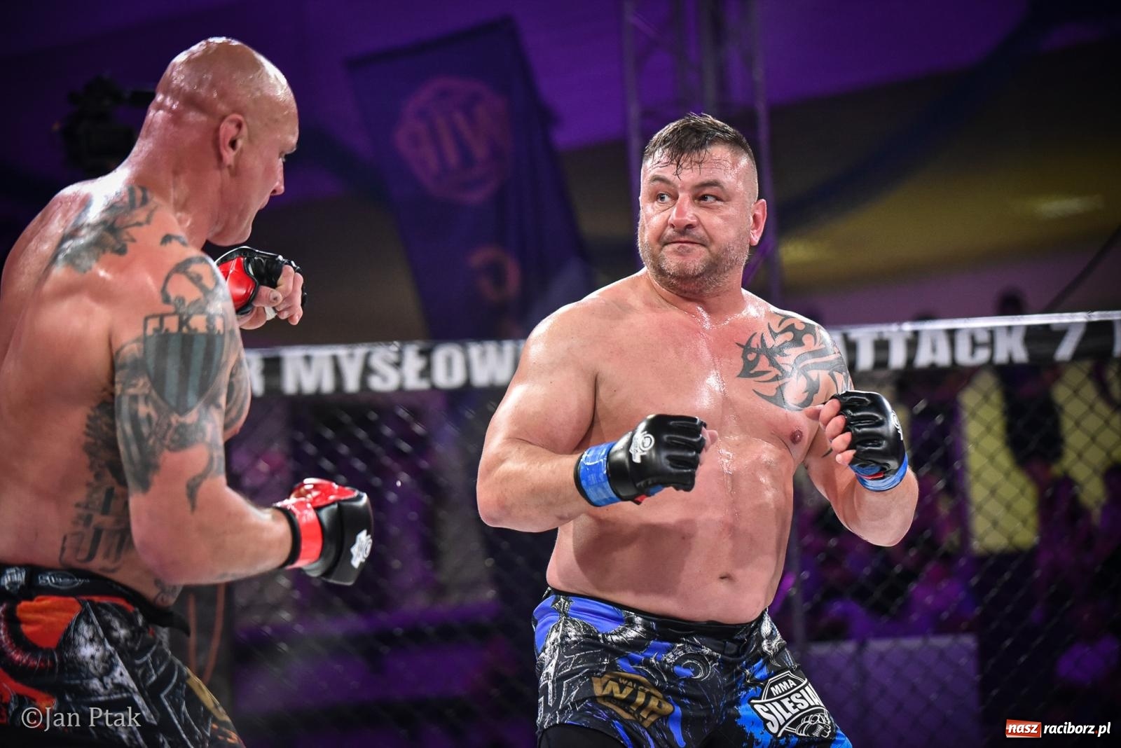 Zdjęcie w galerii na portalu naszraciborz.pl: Silesian MMA 26 i Walcz i Pomagaj 16 na BIS! Komplet publiczności i powrót dużej gali MMA do Raciborza wiadomości z regionu