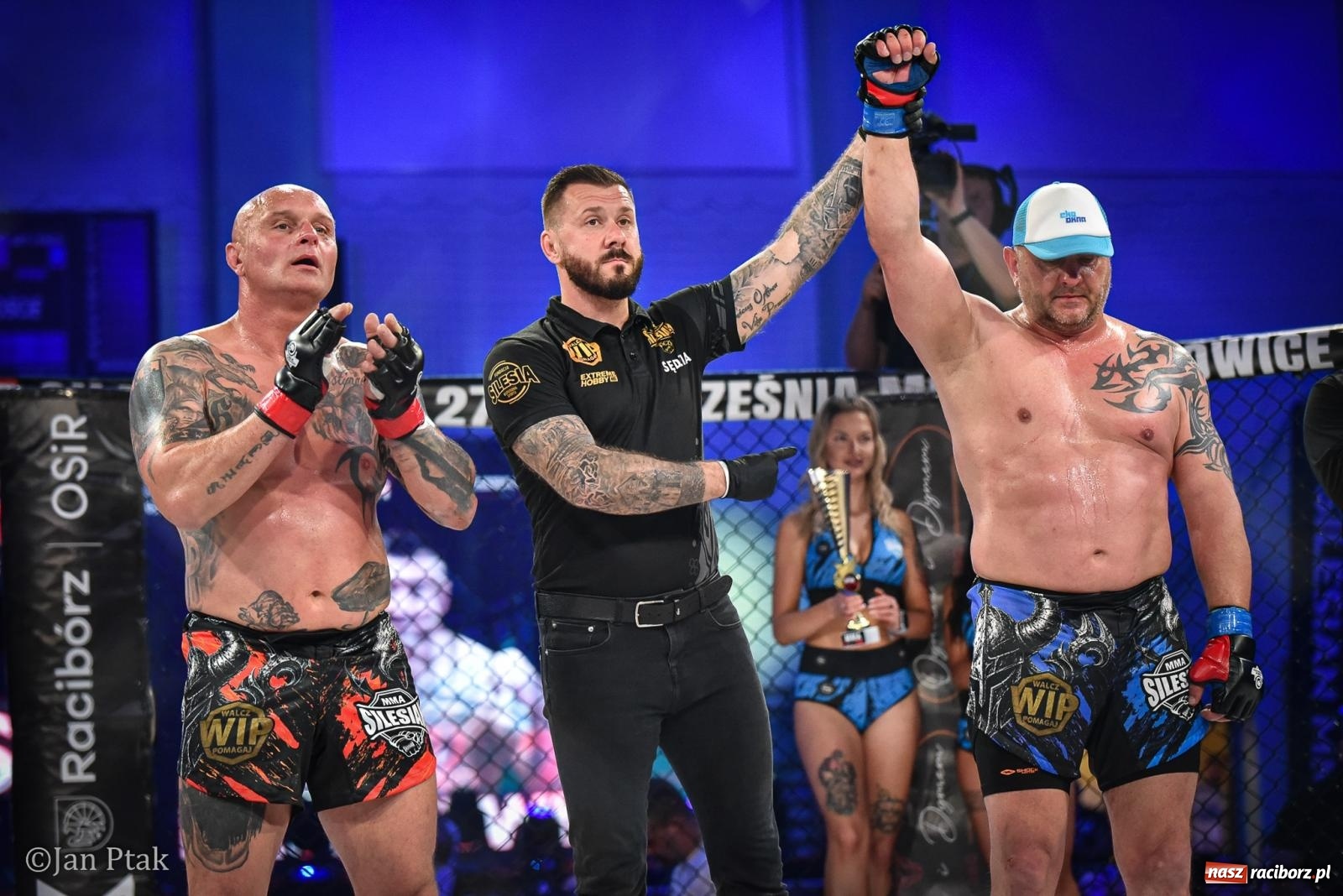 Zdjęcie w galerii na portalu naszraciborz.pl: Silesian MMA 26 i Walcz i Pomagaj 16 na BIS! Komplet publiczności i powrót dużej gali MMA do Raciborza wiadomości z regionu
