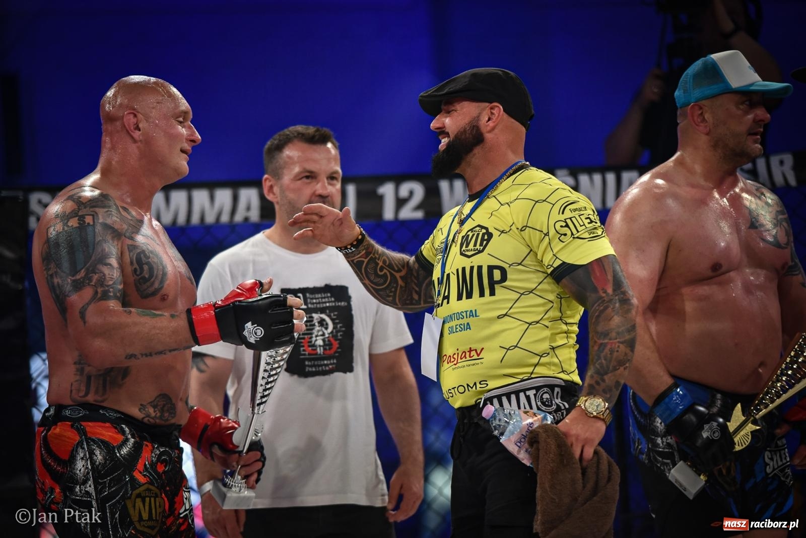 Zdjęcie w galerii na portalu naszraciborz.pl: Silesian MMA 26 i Walcz i Pomagaj 16 na BIS! Komplet publiczności i powrót dużej gali MMA do Raciborza wiadomości z regionu
