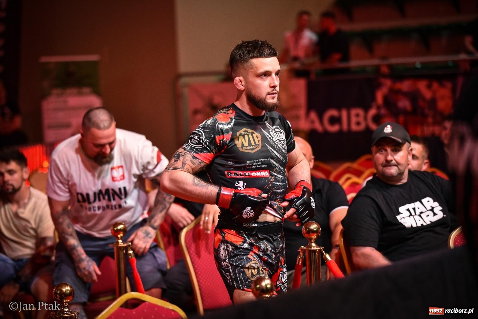 Zdjęcie w galerii na portalu naszraciborz.pl: Silesian MMA 26 i Walcz i Pomagaj 16 na BIS! Komplet publiczności i powrót dużej gali MMA do Raciborza wiadomości z regionu