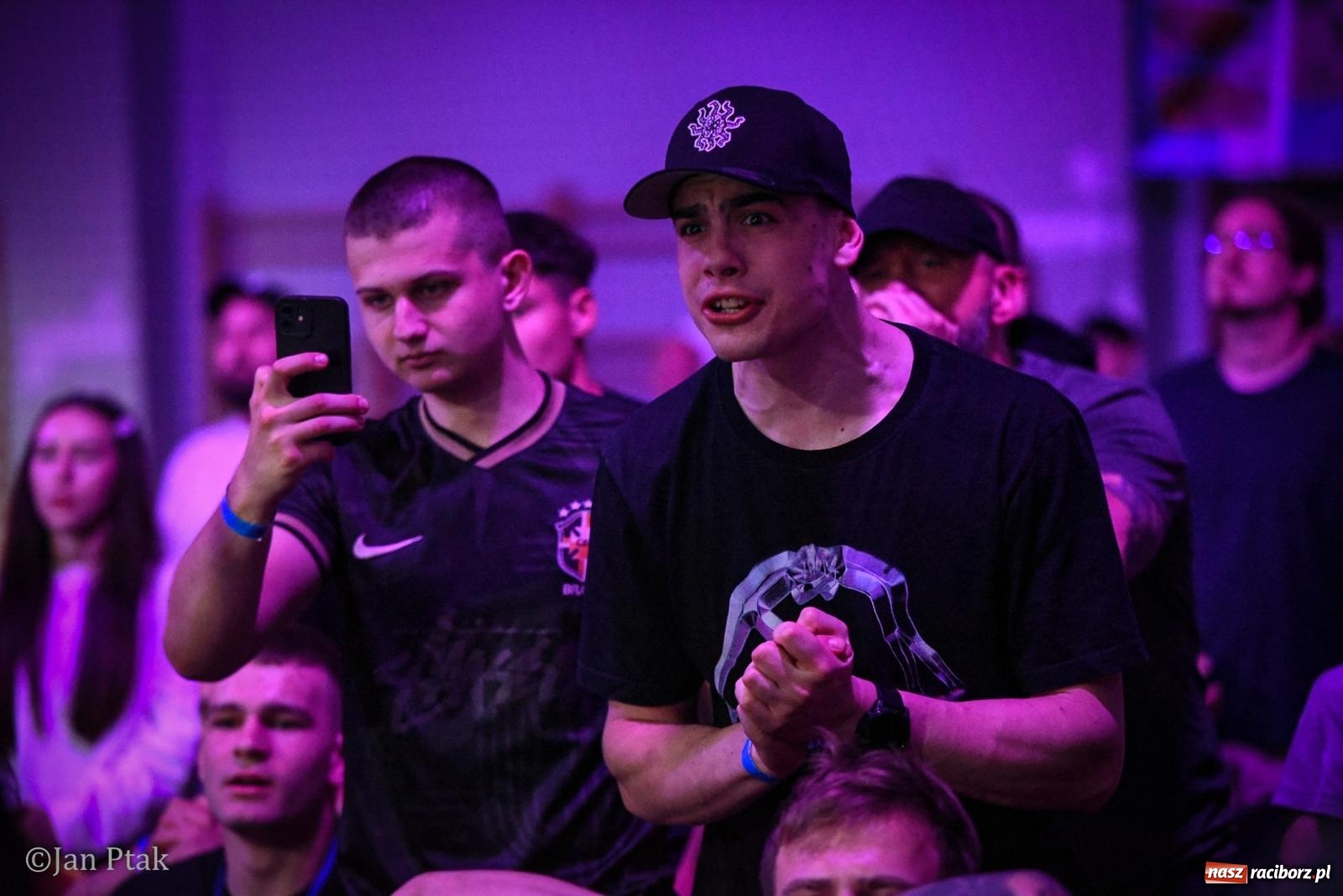 Zdjęcie w galerii na portalu naszraciborz.pl: Silesian MMA 26 i Walcz i Pomagaj 16 na BIS! Komplet publiczności i powrót dużej gali MMA do Raciborza wiadomości z regionu