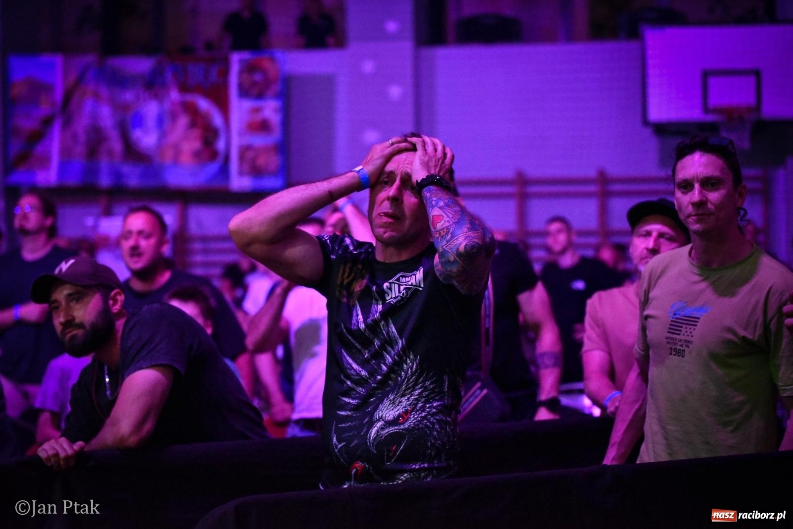 Zdjęcie w galerii na portalu naszraciborz.pl: Silesian MMA 26 i Walcz i Pomagaj 16 na BIS! Komplet publiczności i powrót dużej gali MMA do Raciborza wiadomości z regionu