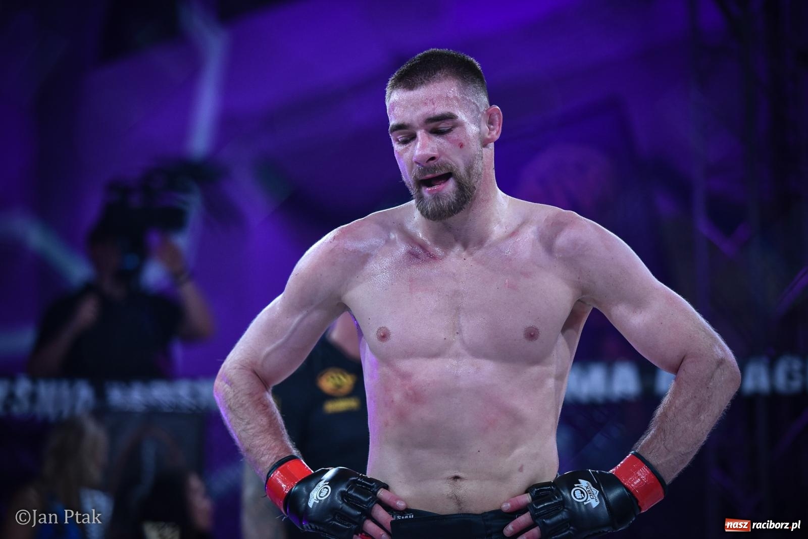 Zdjęcie w galerii na portalu naszraciborz.pl: Silesian MMA 26 i Walcz i Pomagaj 16 na BIS! Komplet publiczności i powrót dużej gali MMA do Raciborza wiadomości z regionu