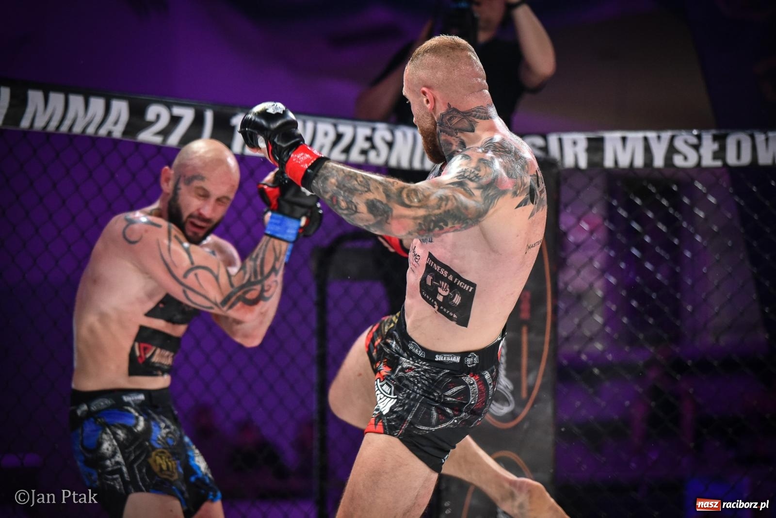 Zdjęcie w galerii na portalu naszraciborz.pl: Silesian MMA 26 i Walcz i Pomagaj 16 na BIS! Komplet publiczności i powrót dużej gali MMA do Raciborza wiadomości z regionu