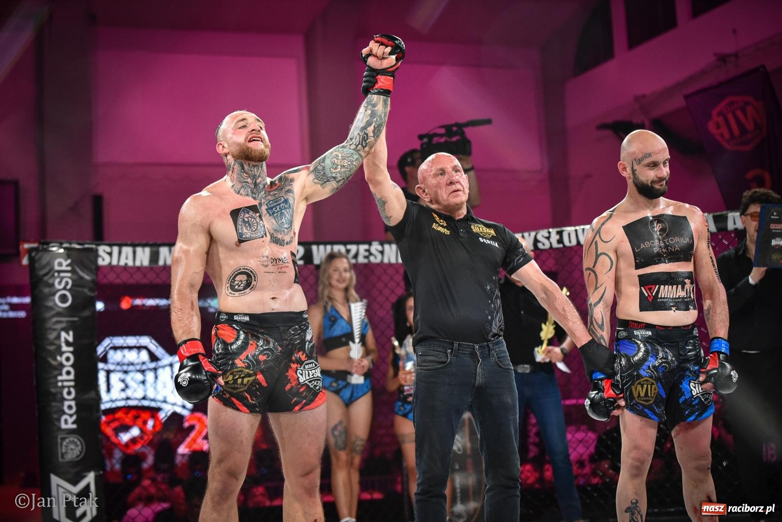 Zdjęcie w galerii na portalu naszraciborz.pl: Silesian MMA 26 i Walcz i Pomagaj 16 na BIS! Komplet publiczności i powrót dużej gali MMA do Raciborza wiadomości z regionu