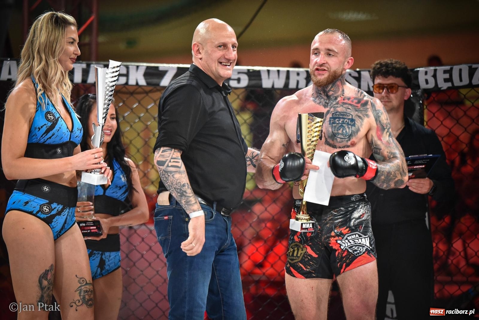 Zdjęcie w galerii na portalu naszraciborz.pl: Silesian MMA 26 i Walcz i Pomagaj 16 na BIS! Komplet publiczności i powrót dużej gali MMA do Raciborza wiadomości z regionu