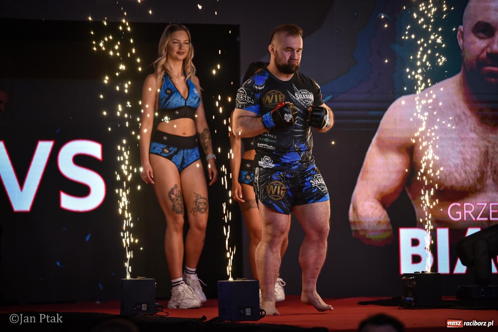 Zdjęcie w galerii na portalu naszraciborz.pl: Silesian MMA 26 i Walcz i Pomagaj 16 na BIS! Komplet publiczności i powrót dużej gali MMA do Raciborza wiadomości z regionu